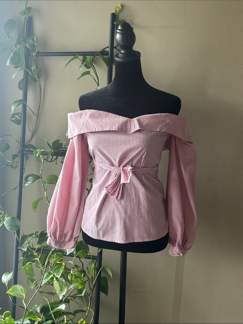 Laundry By Shelli Segal Pink and White Striped Off-Shoulder Tie-Waist Blouse